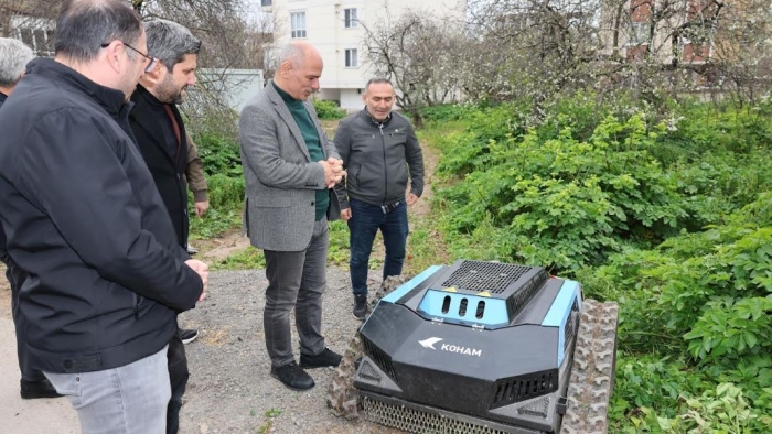 Körfez’in ot biçme robotları iş başı yaptı